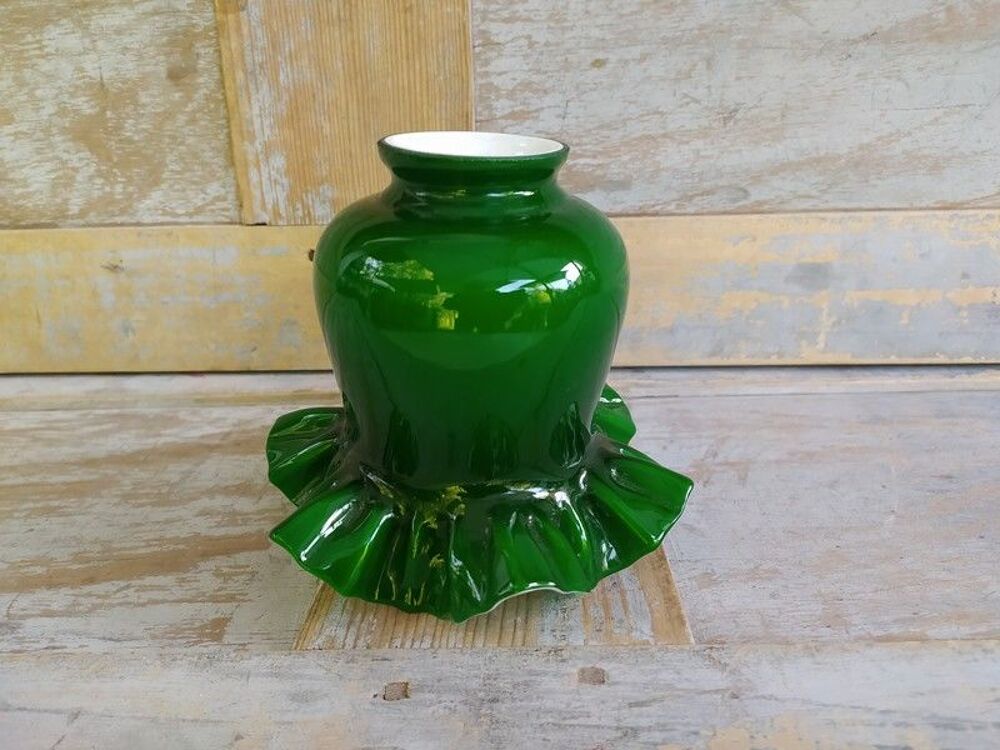 Ancienne Tulipe de Lampe Verre Opaline Blanc et Vert 
Décoration