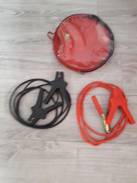CABLE DE DEMARRAGE POUR VOITURE OU AUTRE. 8 Fr�vent (62)