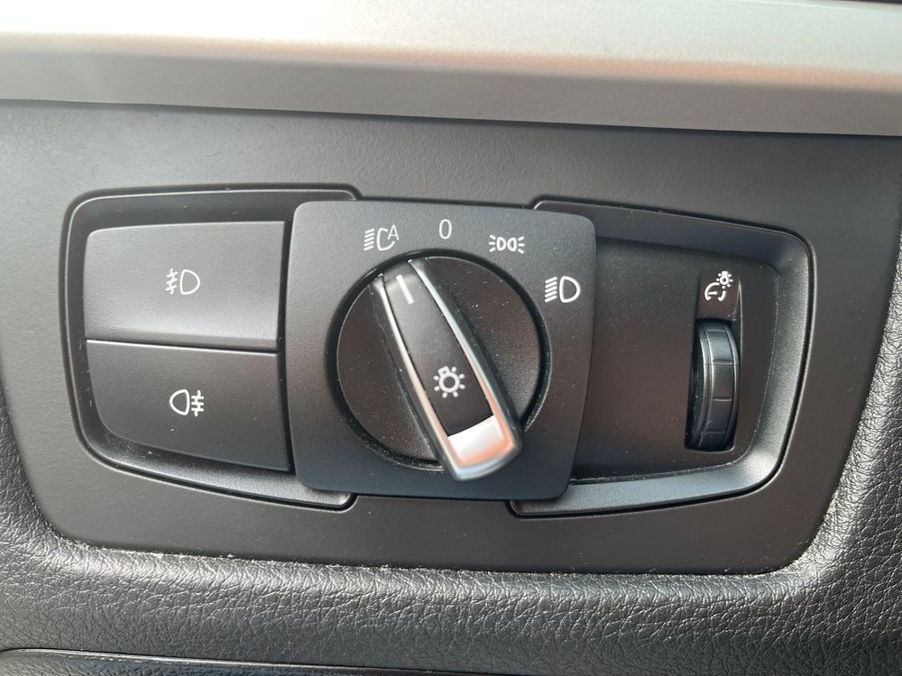 S&eacute;rie 3 Touring 318i 136 ch Business 2016 occasion 77170 Brie-Comte-Robert