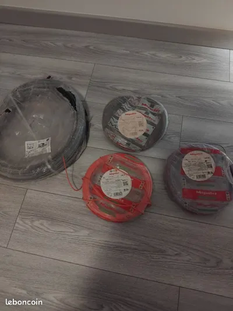 3 c�bles miguelez 100 m�tres +1 lot de c�ble U-1000 R2V 3G1  60 Feyzin (69)