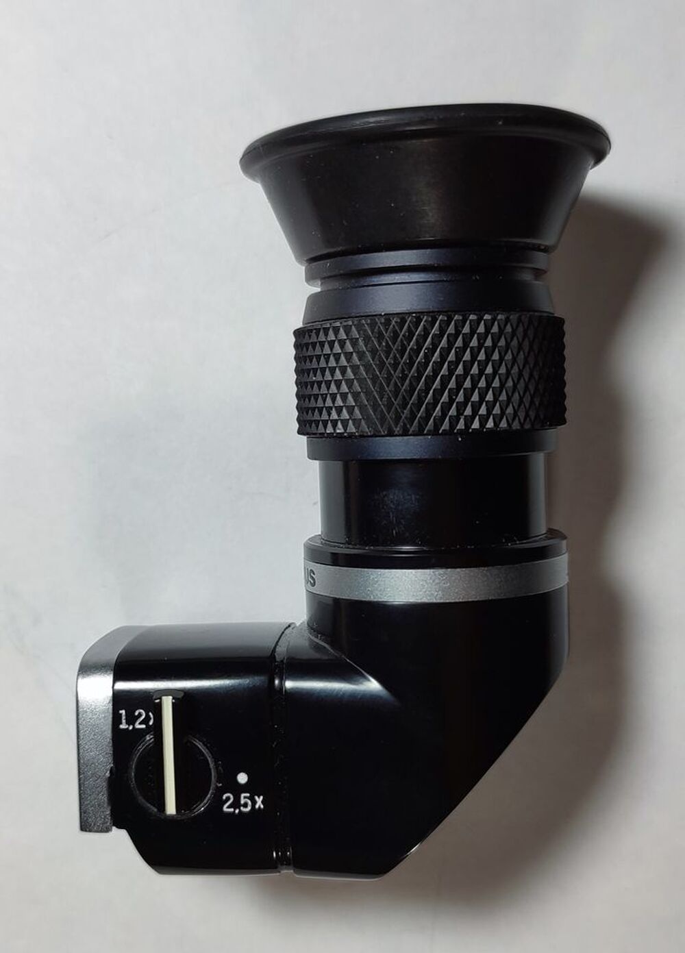 Superbe Olympus OM-1N boitier nu. Avec loupe de vis&eacute;e &agrave; 90&deg; Photos/Video/TV