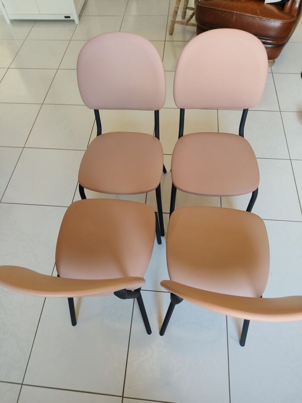 Table cuisine et chaises bois pied m&eacute;tal 110cm Meubles