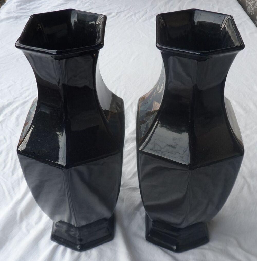 2 Vases hexagonaux neufs, noirs en c&eacute;ramique, vintage AN 70 Décoration