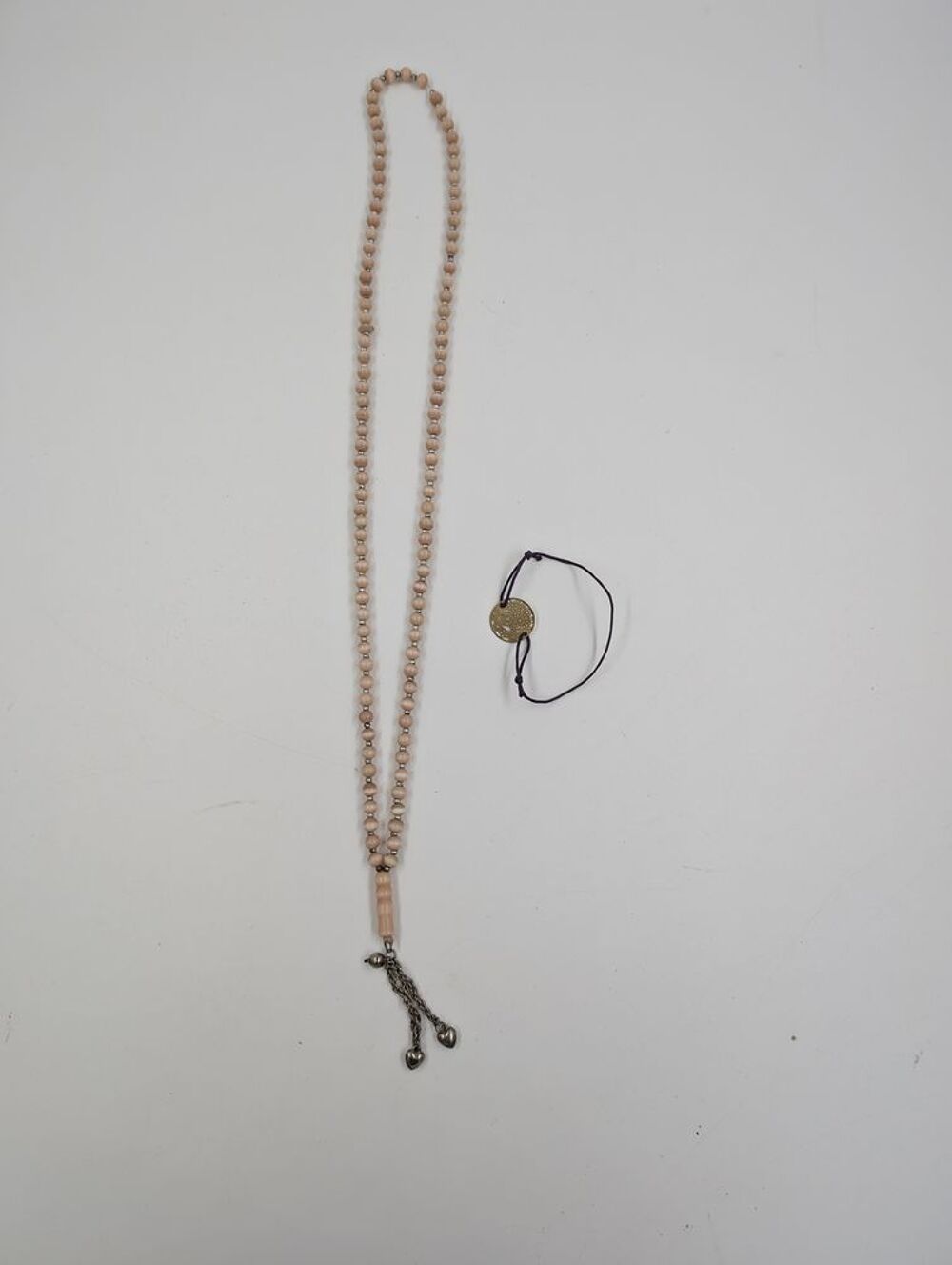 Lot d'un bracelet + 1 collier Bijoux et montres