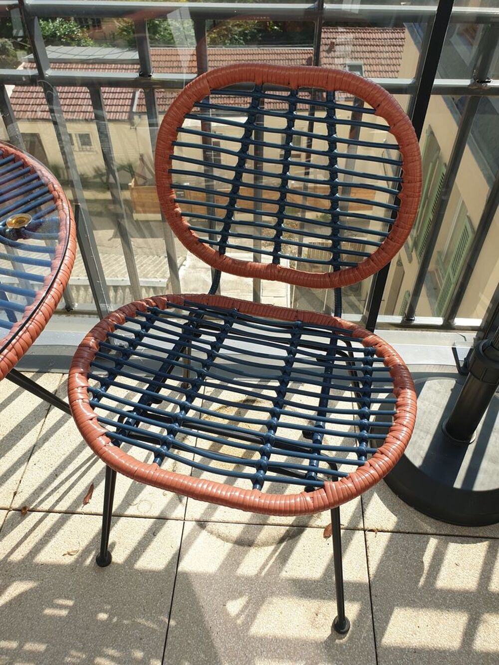 table et cahises de balcon Jardin