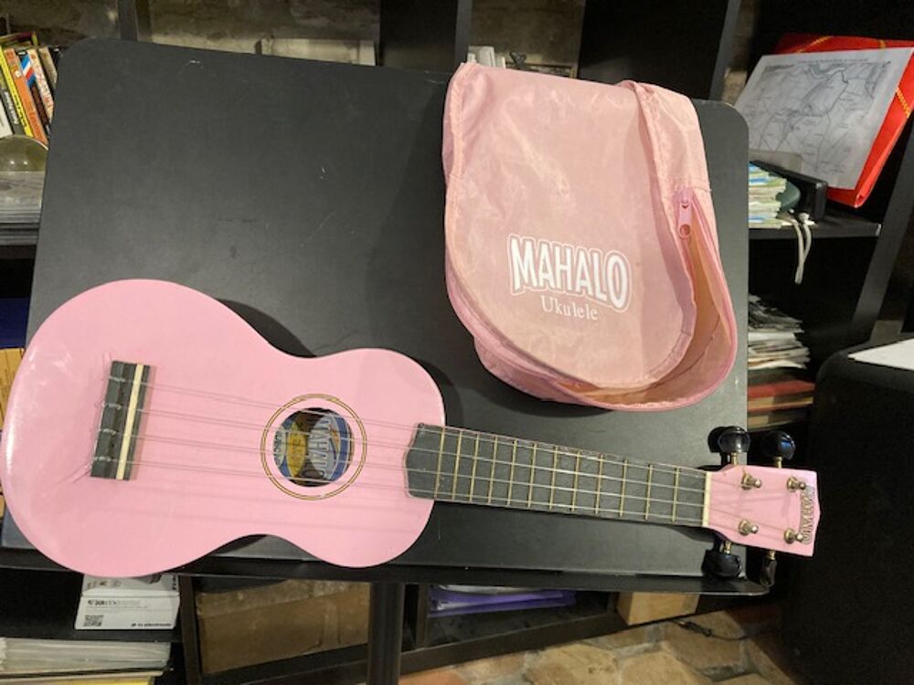 UKULELE Instruments de musique