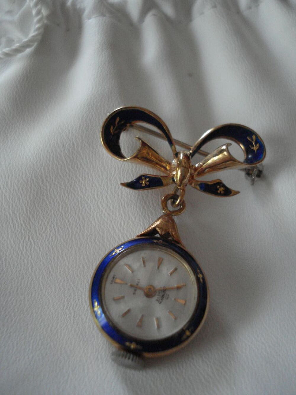 montre dame plaqu&eacute; or et &eacute;maux Bijoux et montres
