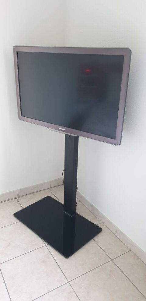 TELEVISION PHILIPS SUR PIED CONNECTABLE tres bon etat 80 Caderousse (84)