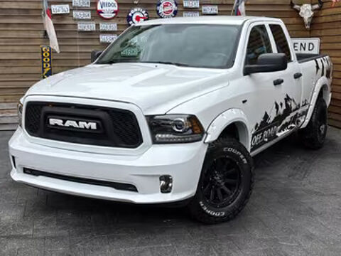 Dodge RAM 1500 5.7 V8 HEMI Quad Cab 4x4 – Cuir, GPL, Cam&eacute;ra 2023 occasion Bordeaux 33000