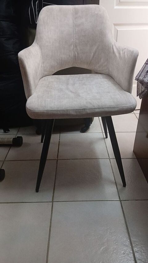 Lot de 2 chaises avec accoudoirs ? Neuves ? Beige 0 Clichy-sous-Bois (93)