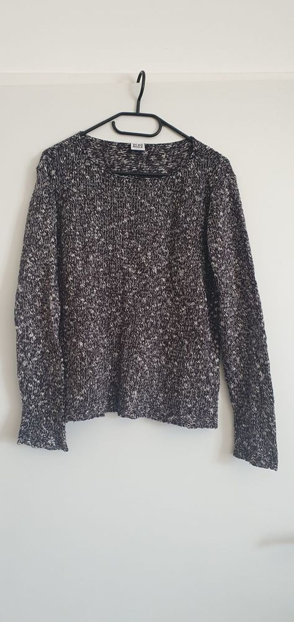 Pull noir et blanc Vêtements