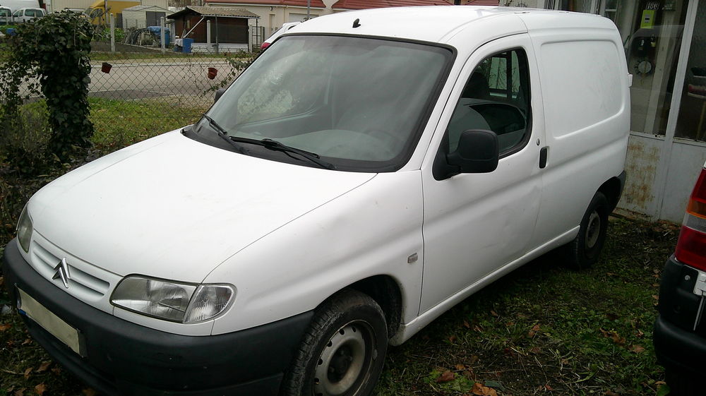 Berlingo BERLINGO FGN 1.1i 2001 occasion 10000 Troyes