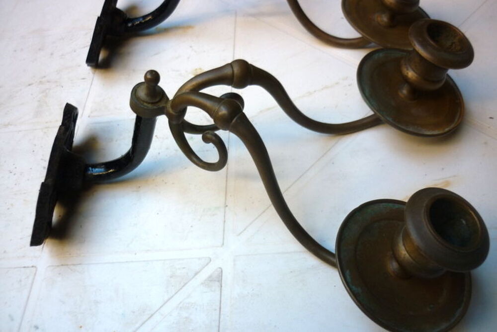 2 BOUGEOIRS ANCIENS POUR PIANO OU APPLIQUE MURALE.
Décoration