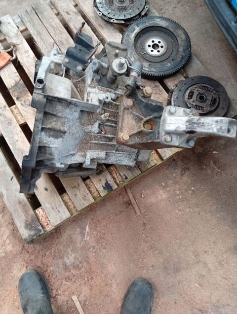 Utilitaire Pieces d&eacute;tach&eacute;es et accessoires Mat&eacute;riel de Levage  occasion Lessac 16500