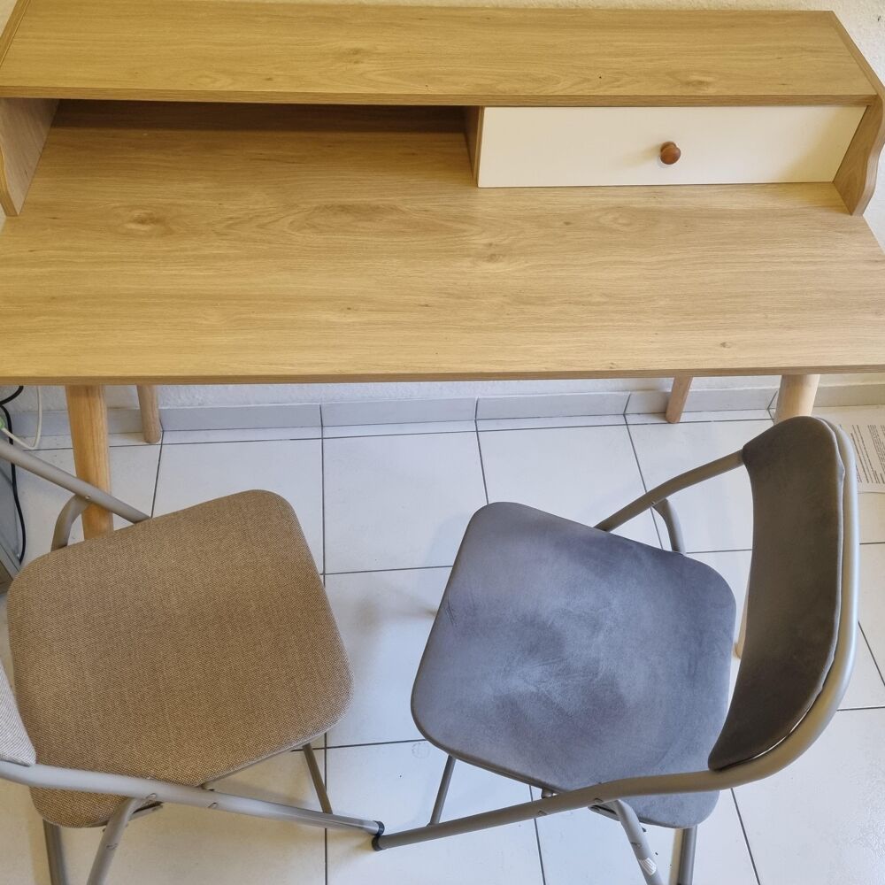 Ventes de meubles canap&eacute; et bureau pour 100€ en tout Meubles