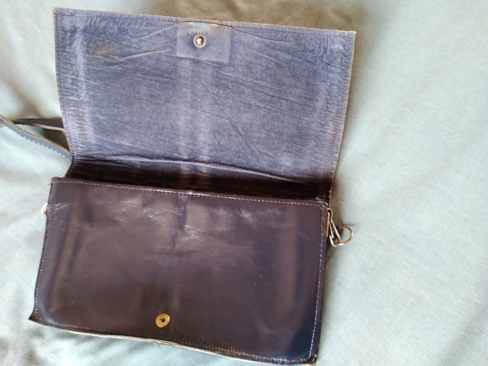 Pochette cuir bleue Maroquinerie