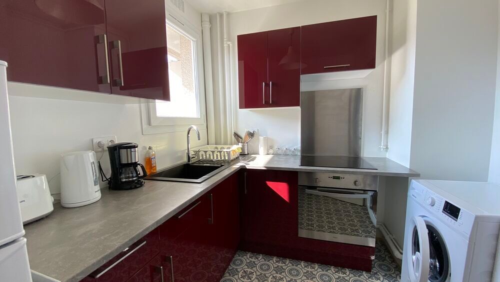 Location Appartement Grand studio de 30m2 à côté de la Gare RER E Rosny sous bois Rosny-sous-bois