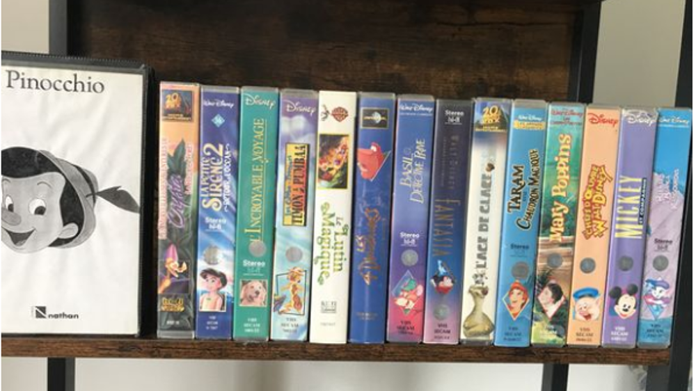100 Cassettes VHS Avec LECTEUR VHS Photos/Video/TV