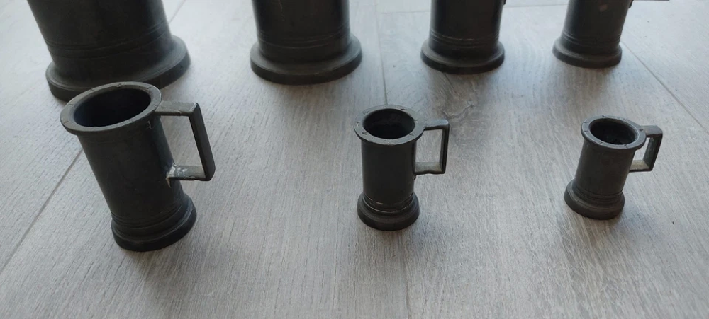 Lot de 7 pots &agrave; mesure en &eacute;tain Décoration