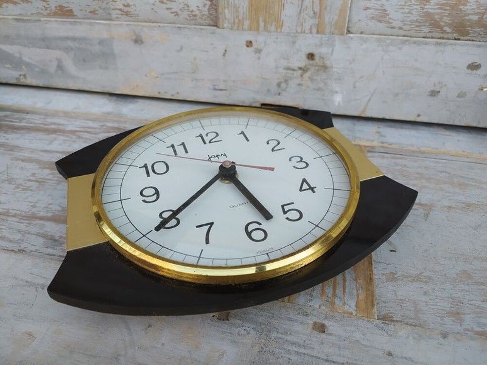 Pendule Murale Vintage Japy Formica Noir et Laiton
