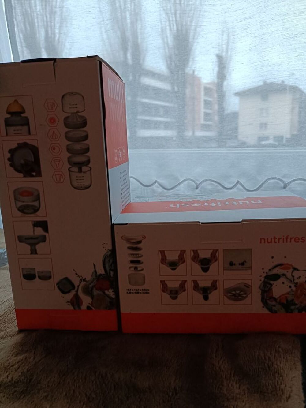 Tasses multifonctions + d&eacute;coupe fruits et l&eacute;gumes Nutrifres. Cuisine