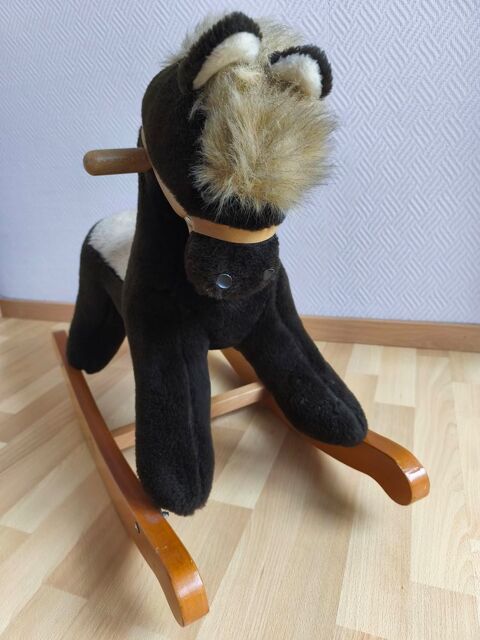 Cheval  bascule en bois et peluche douce marron et beige 25 Ostwald (67)