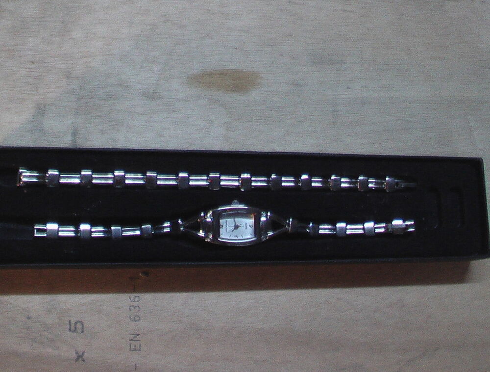 montre Hubert D'Aubrac avec coffret
Bijoux et montres