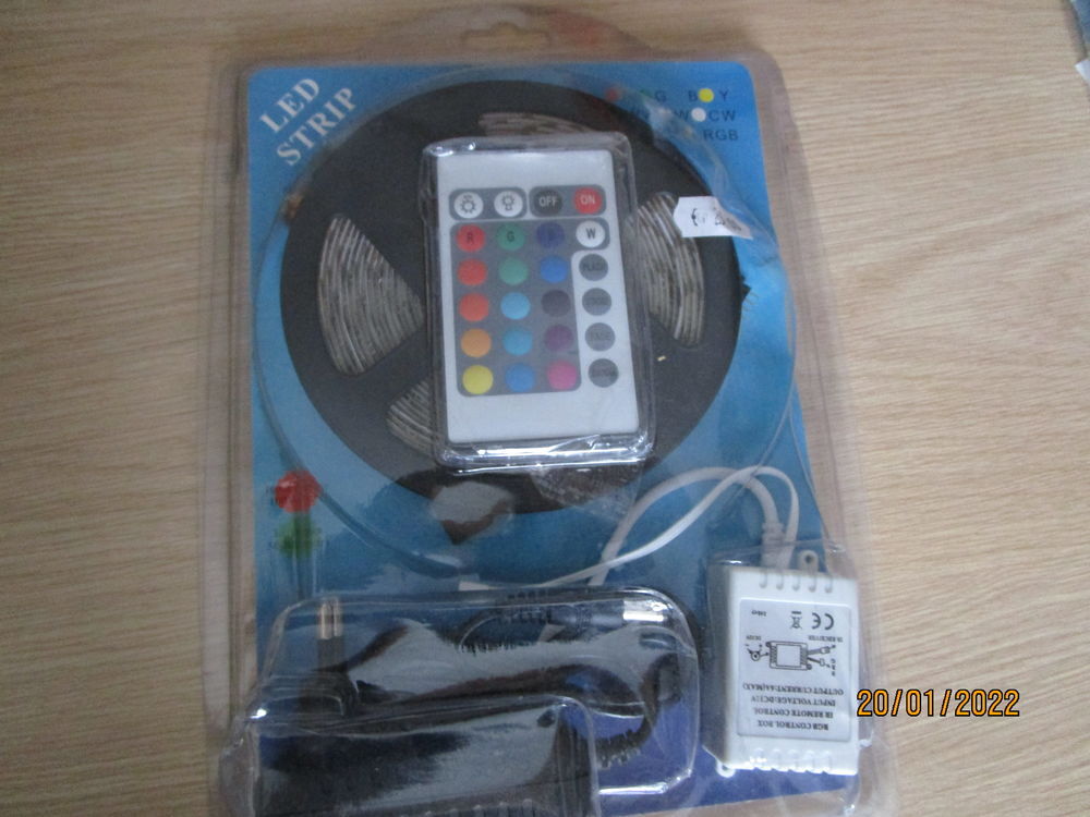 guirlande LED multicolore &agrave; t&eacute;l&eacute;commande 5 m&egrave;tres Décoration