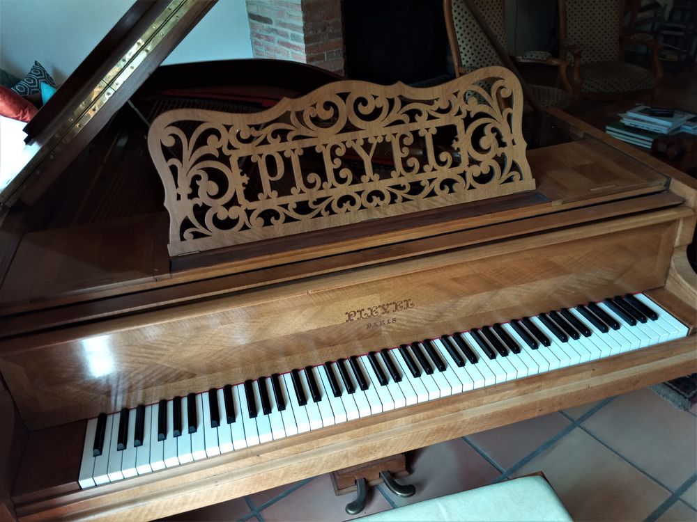 Piano PLEYEL demi queue mod&egrave;le 3 Instruments de musique