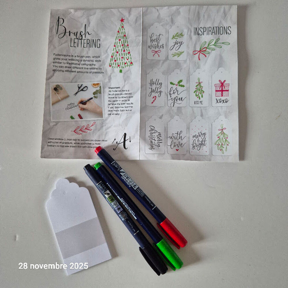 Tombow Le petit assistant du P&egrave;re No&euml;l comprend 3 stylos pin Bricolage