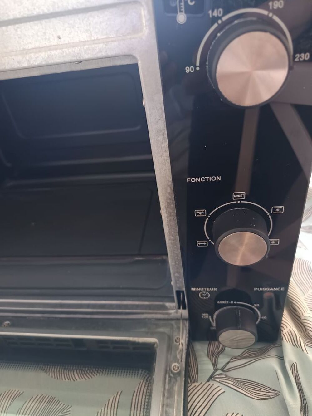 A VENIR CHERCHER SUR PLACE 
FOUR RECENT THOMSON theo945MB Electroménager