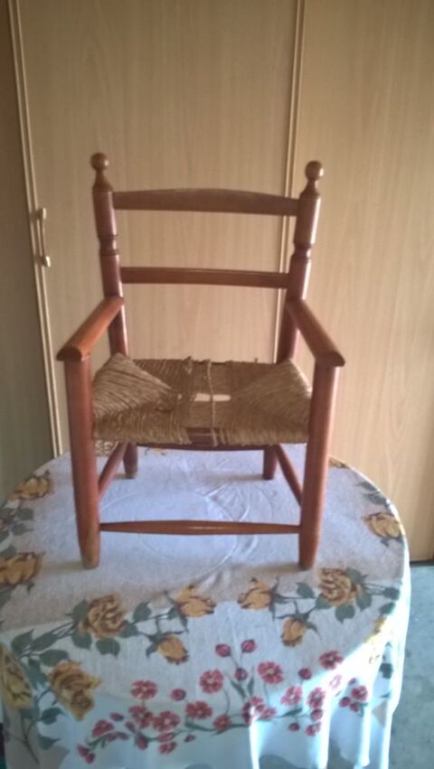 chaise en bois 5 La Grve-sur-Mignon (17)