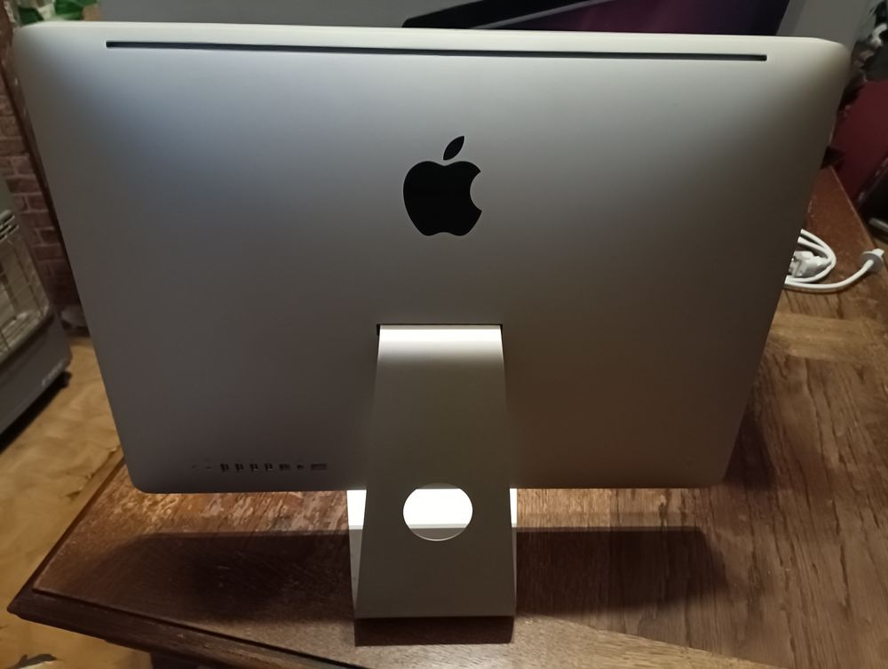 Apple iMac 21,5" mi-2010 Matériel informatique