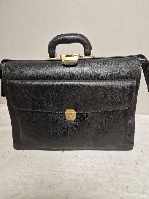 Serviette en cuir grain� 3 soufflets 20 Fontenay-sous-Bois (94)