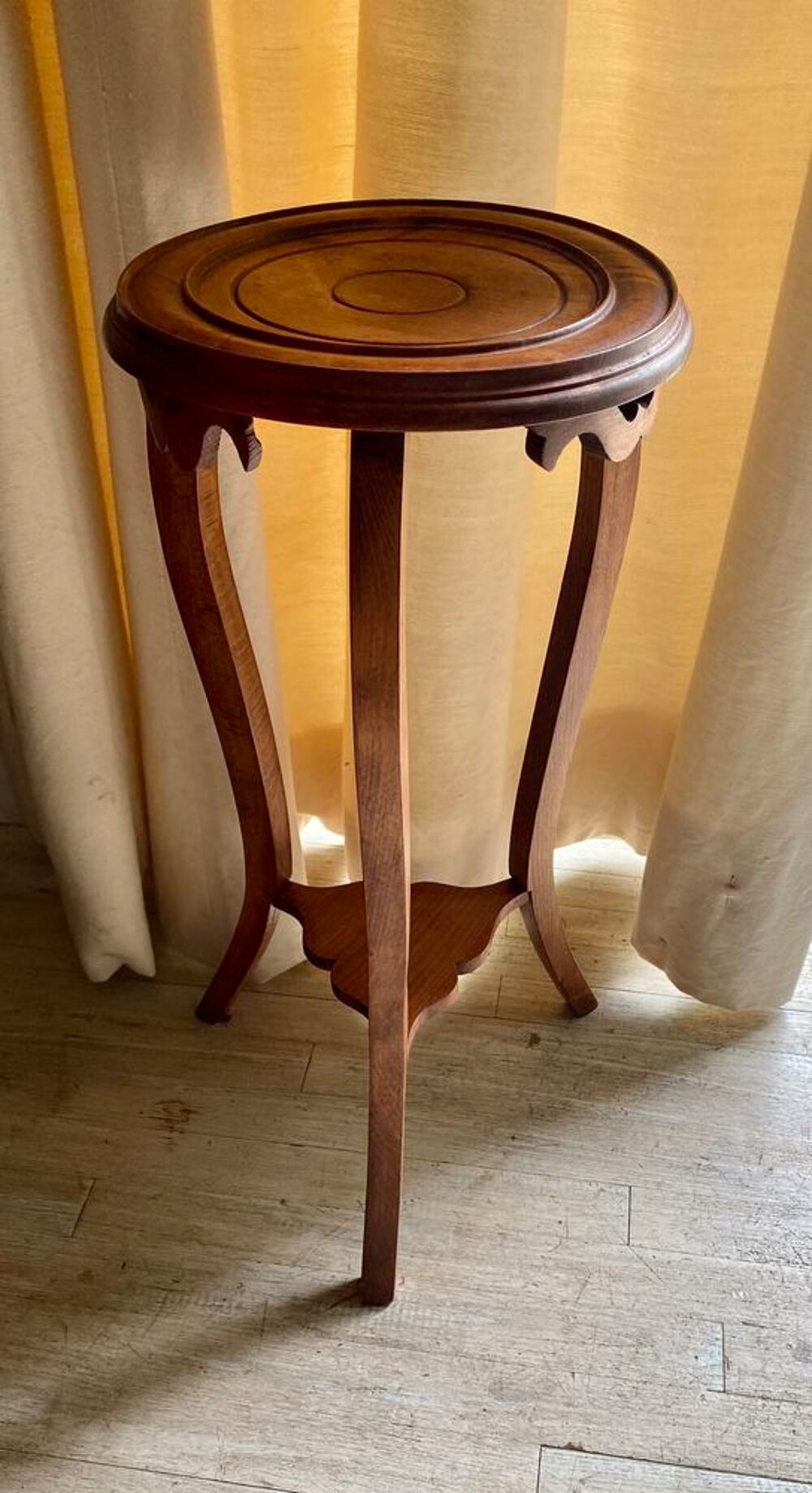 Gu&eacute;ridon, sellette ancien en bois en ex &eacute;tat Meubles