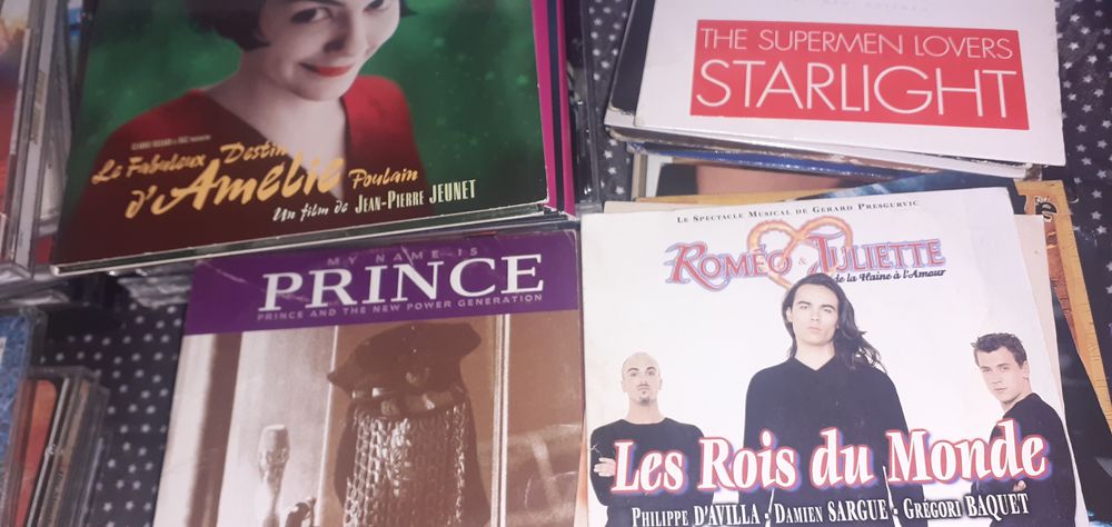 lot de CD CD et vinyles