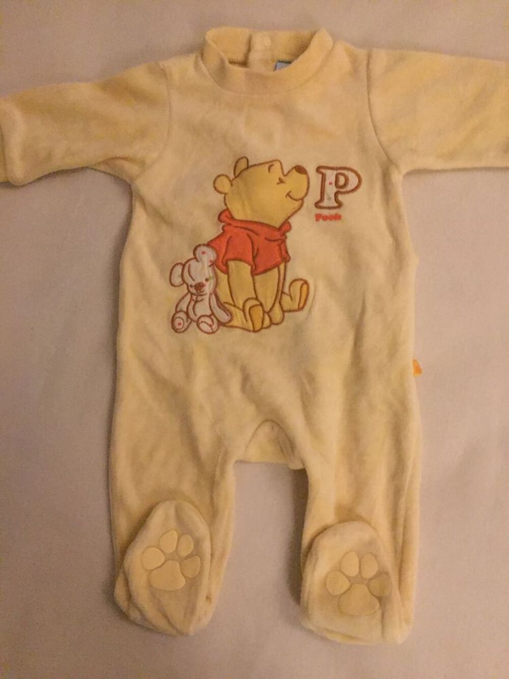 2 pyjamas, un pull Boutchou 1 mois 5€ Puériculture