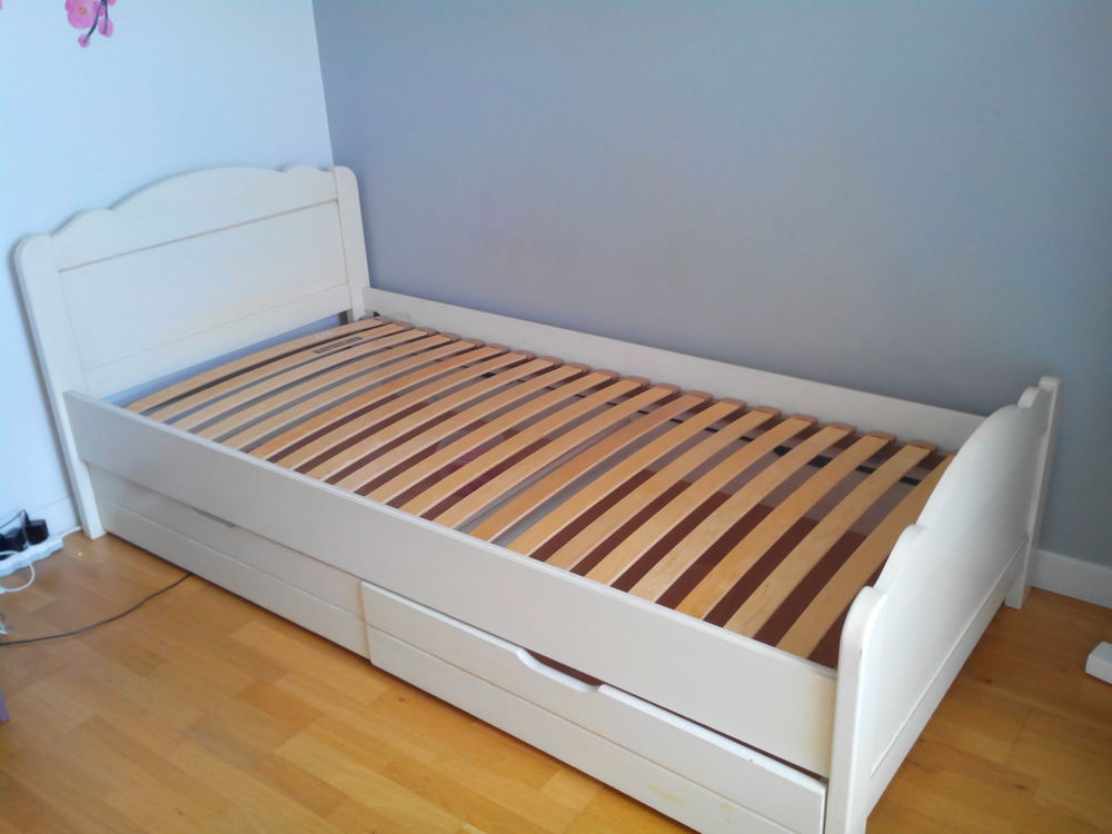 lit en bois 1 personne
Meubles