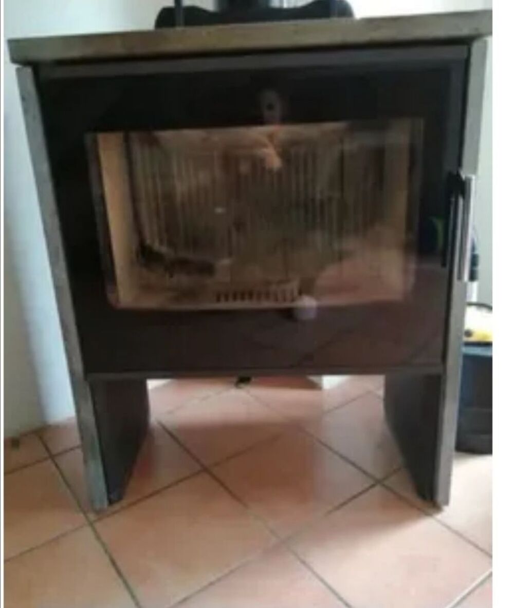 Po&ecirc;le &agrave; bois Bricolage