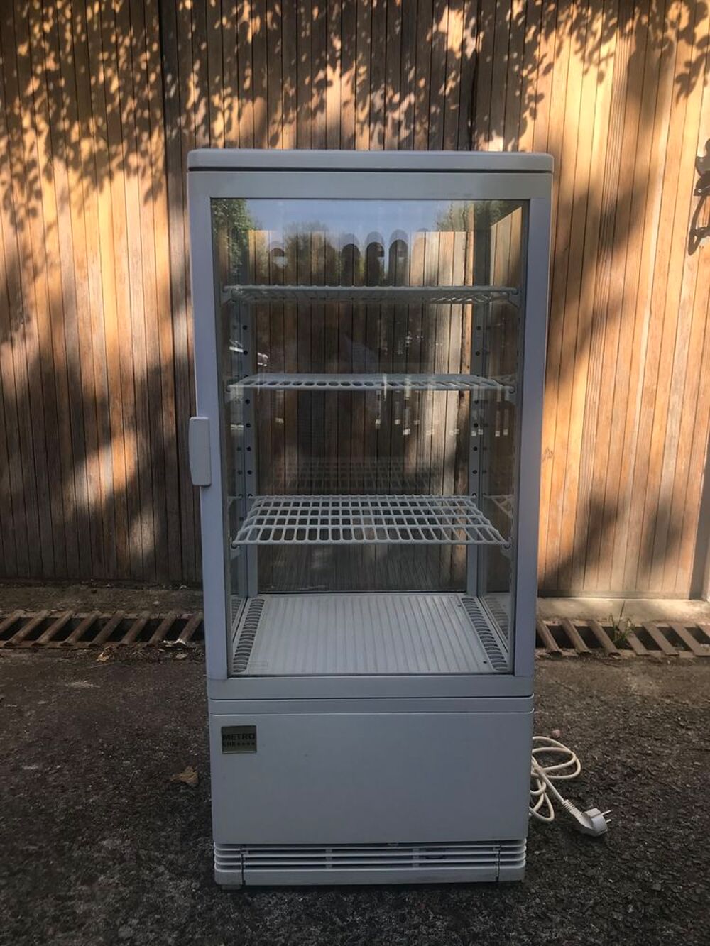 Petite armoire r&eacute;frig&eacute;r&eacute;e id&eacute;ale en cette saison Electroménager