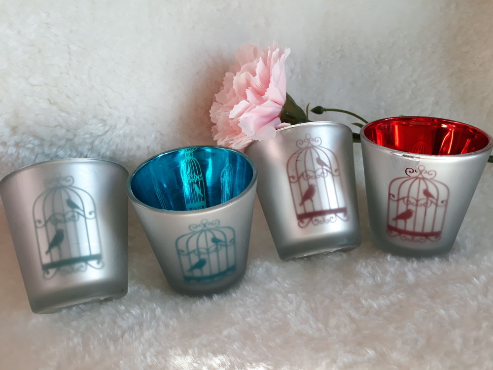 Lot de 4 bougeoirs bleu et rouge - NEUF - et 4 bougies offer Décoration