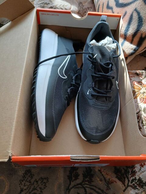 basket  Nike  neuf 30 Saint-Laurent-Blangy (62)