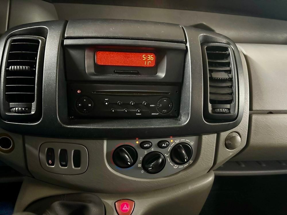 Trafic Renault II Fourgon L1H2 2.0 dCi 115 ch Rehauss&eacute; 3 pl 2008 occasion 95330 Domont