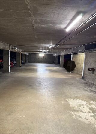  Parking / Garage à louer 10 m²