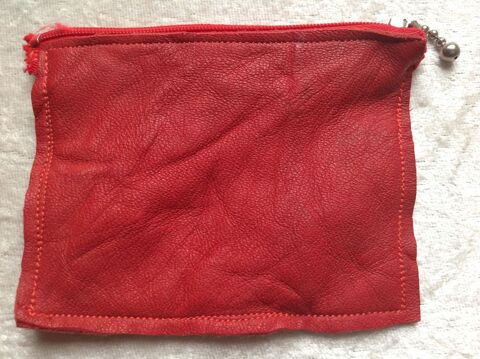PORTE MONNAIE ARTISANAL EN CUIR ROUGE Envoi Possible 2 Tr�gunc (29)