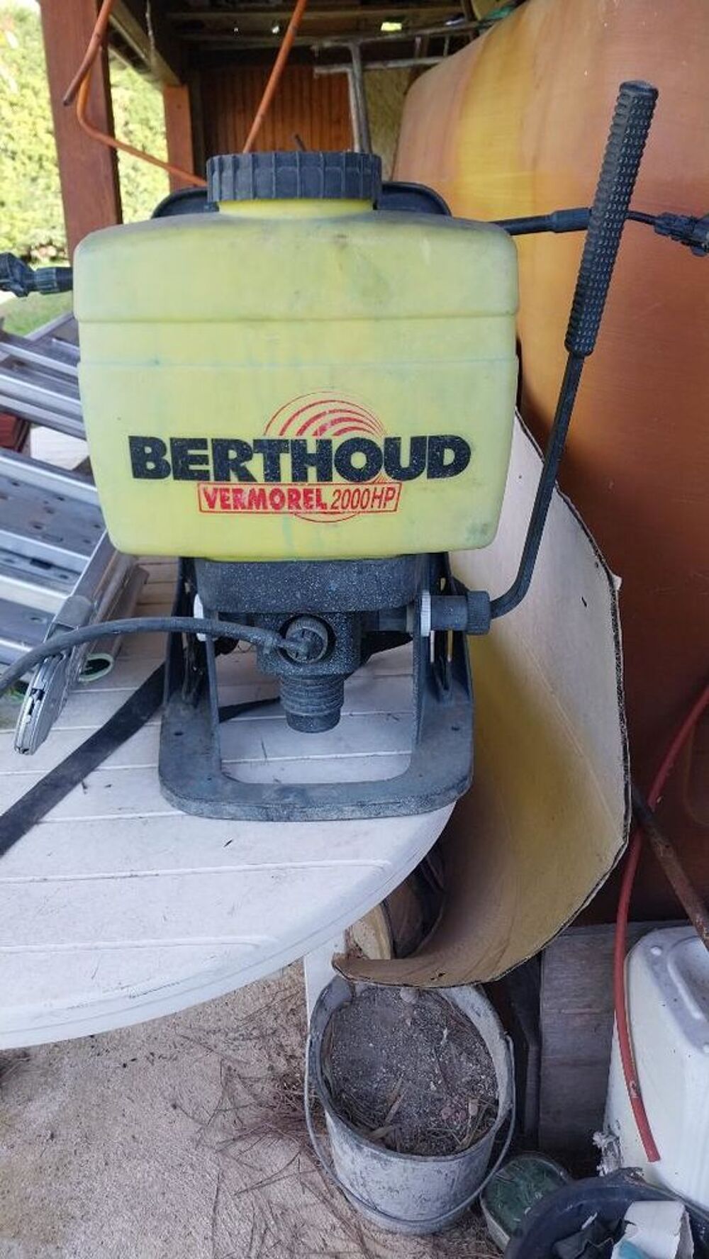 Pulv&eacute;risateur. Jardin