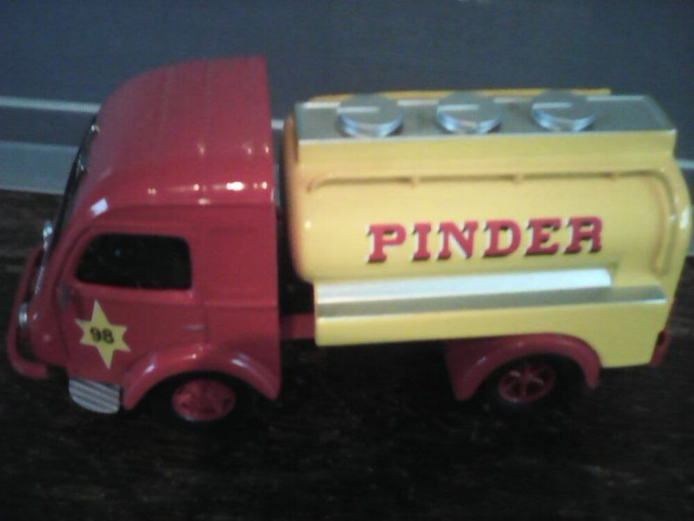 Camion Renault Galion Tanker Pinder 1/43 Mod&egrave;le r&eacute;duit 