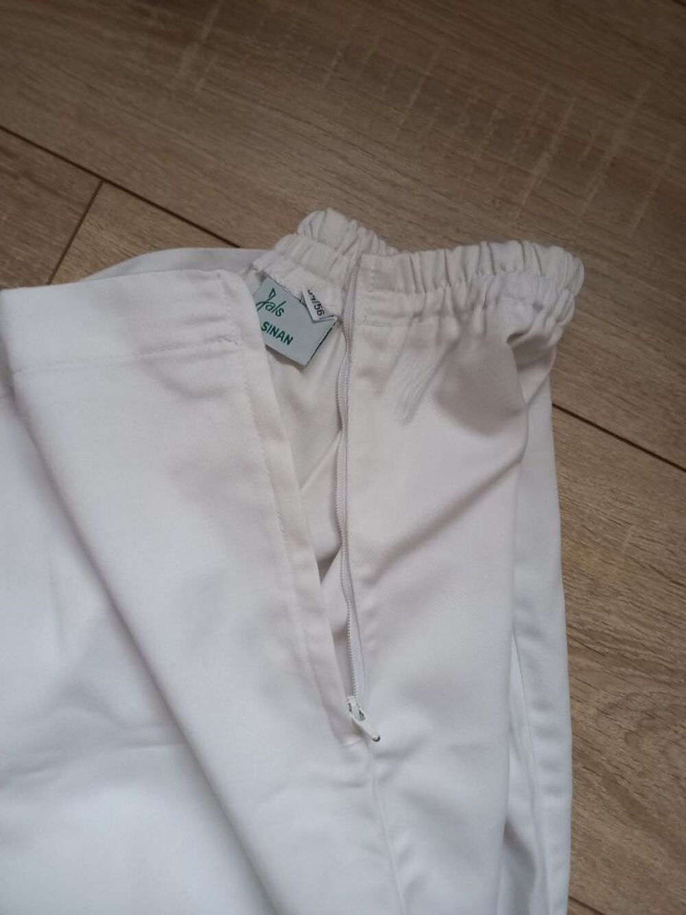 Pantacourt blanc taille 54-56 marque Jals Sinan V�tements