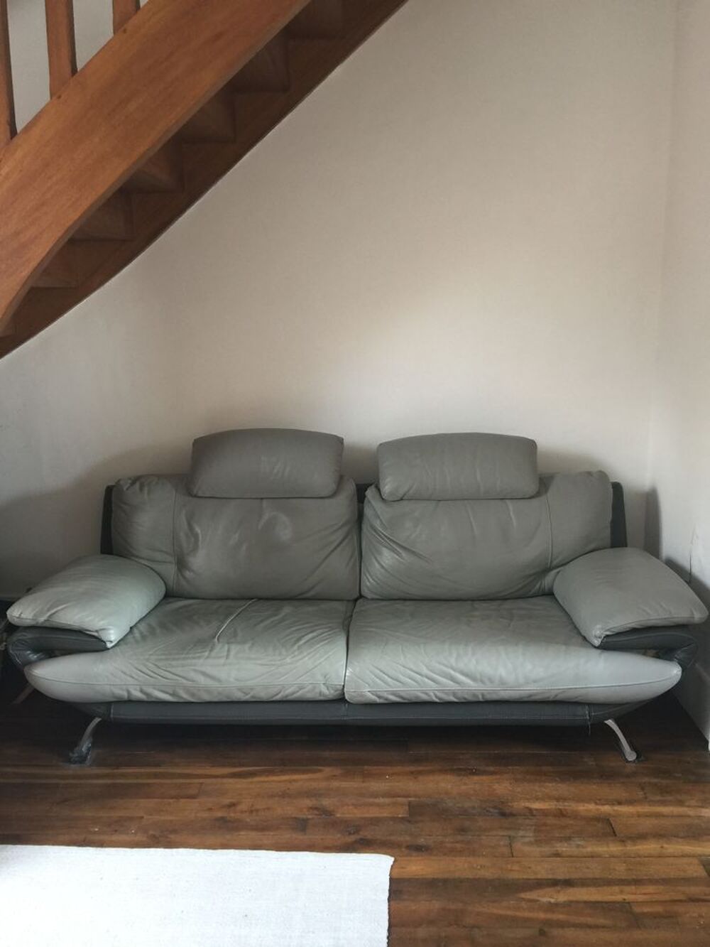 Canap&eacute; 3 places cuir d'une grande marque 120€ Meubles