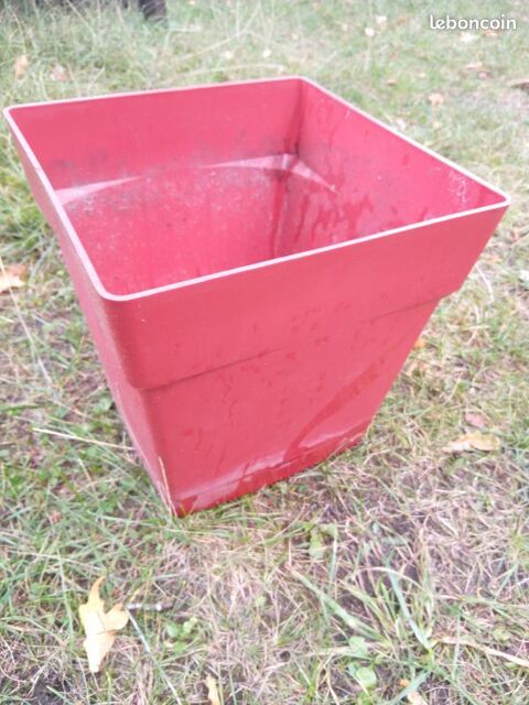 2 pots carrés 10.2 litres avec soucoupe intégrée 0 Beauchamp (95)
